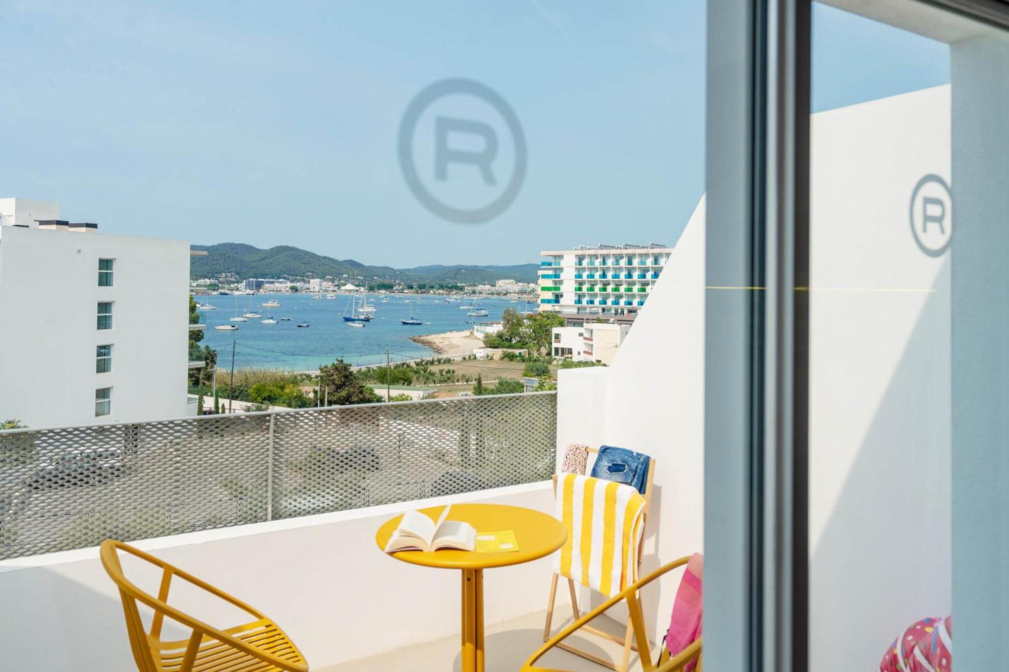 Ryans Lolas Sant Antoni de Portmany Extérieur photo