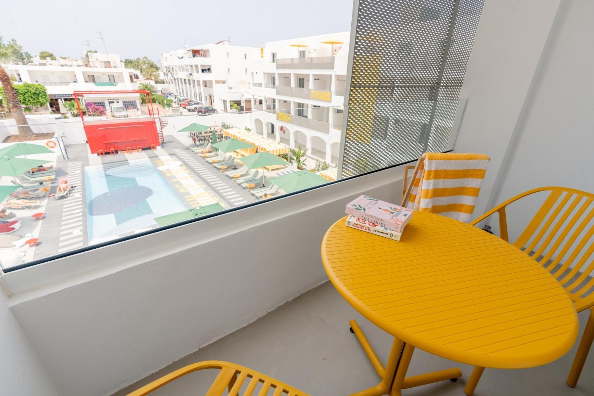 Ryans Lolas Sant Antoni de Portmany Extérieur photo